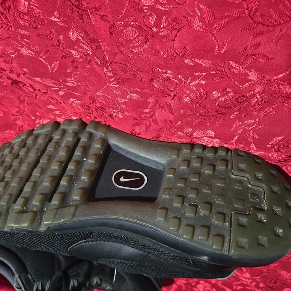 Nike Black Athletic Shoes with Air Max Cushioning - Picture 3 of 5